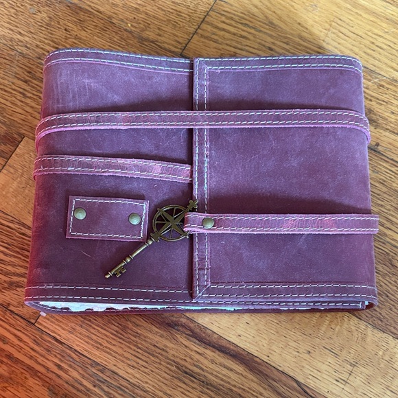 Wanderings Burgundy Leather Watercolor Journal - Picture 5 of 9